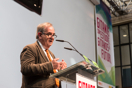 lvaro Gil-Robles, presidente de honor de la FSG, en la entrega del Premio Fundacin Secretariado Gitano 2012, que recay sobre Livia Jaroka.