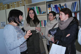 Teresa Epalza, segunda por la izquierda, durante la visita a la sede de la Fundacin 