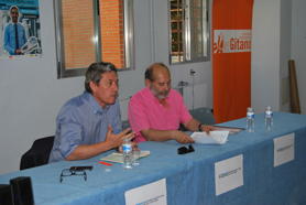 Isidro Rodrguez, director de la FSG, y Antonio Vzquez, secretario de la Plataforma de asociaciones gitanas Khetan