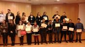 Satisfaccin en la entrega de diplomas  a las 70 personas que recibieron formacin ocupacional en Santiago de Compostela en 2013 