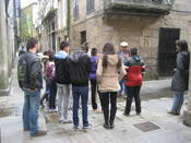 El alumnado del Promociona de FSG Pontevedra realizan una visita guiada por la ciudad enmarcada en el Saln del libro infantil y juvenil