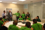 La Caixa visita a los alumnos del Aprender Trabajando de Alicante en el Leroy Merln