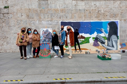 Voluntarias en el Día Internacional del Pueblo Gitano en Valladolid.