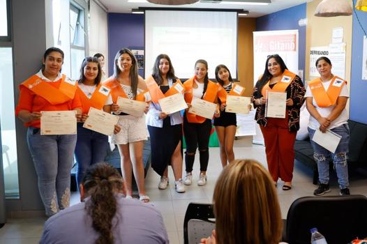 El pasado viernes celebramos el VIII Encuentro de alumnado y familias gitanas en Pontevedra