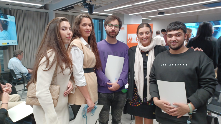 #EmpleandoDigital+ participants with FSG president, Sara Gimnez