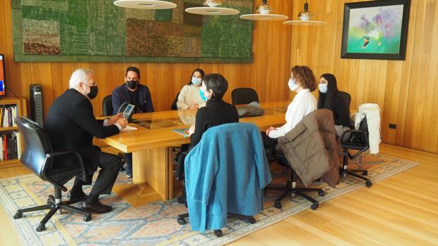 Representantes da FSG de Galicia asisten a lectura da declaracin institucional polo da do Pobo Xitano 