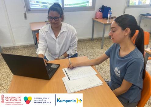 Alumnado de Kumpania +, estudios de postobligatoria en Alicante