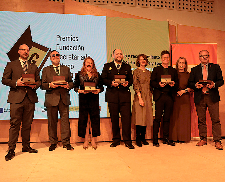 El polic�a Jos� Antonio Jim�nez, la Universidad P�blica de Navarra, Aqu� hay trabajo de TVE, el SEPE, Fundaci�n Once y la activista Loli Fern�ndez, premios Fundaci�n Secretariado Gitano 2025