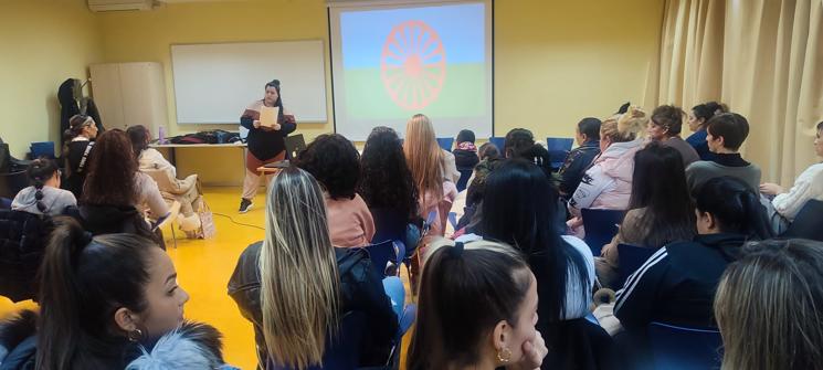 Encuentro generacional de mujeres del programa Calí de FSG Valladolid con motivo del 8M
