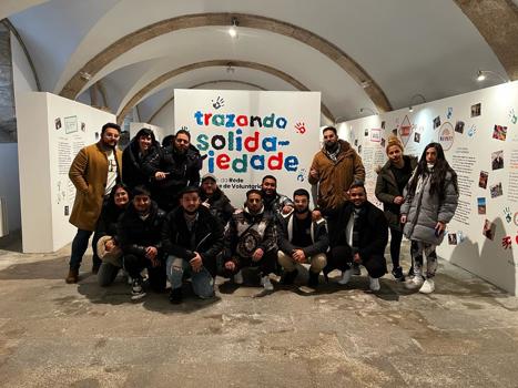 El alumnado Tándem de FSG Lugo visita la exposición “Trazando solidariedade, 15 anos de traballo en rede”