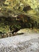 Un grupo de adolescentes de Avils, Corvera y Oviedo participan en la salida a las Cuevas de Valporquero