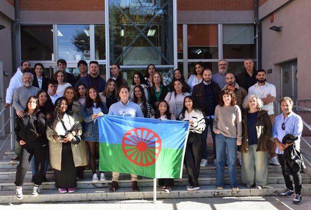 With the Income Tax funding, Fundacin Secretariado Gitano provides assistance to thousands of people through employment, education and equality programmes and through the fight against discrimination and poverty