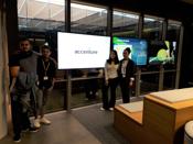 Ana y Diego, del programa Empleando Digital de la Fundación Secretariado Gitano, acaban de ser contratados por Accenture como programadores de software