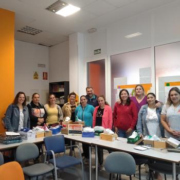 Zapatillas solidarias, gracias al programa Caixa Proinfancia en FSG Badajoz
