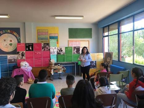 FSG Len lleva la Exposicin Culturas para Compartir al CEIP San Isidro