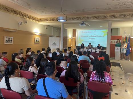 Derribando STEAM-reotipos en el XII Encuentro de Estudiantes y Familias Gitanas de Almería