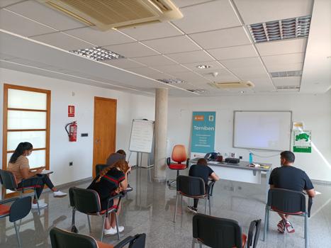 Cursos en Ternibén, comarca del Mar Menor (Murcia), para mejorar la empleabilidad de jóvenes gitanos y gitanas