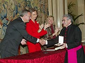 Cruz de Oro de la Solidaridad Social a Pedro Puente Fernndez