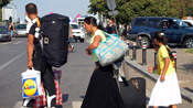 Francia continúa deportando personas gitanas, ahora en convoyes especiales y aisladas
