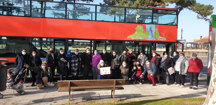 Las Mujeres del Programa Cal y SarSan convertidas en Turistas por un da en su propia ciudad