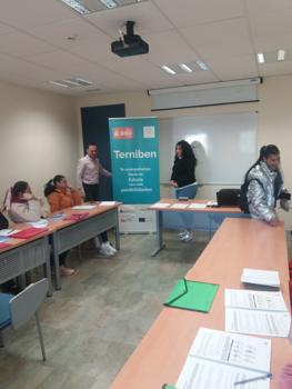 FSG Murcia realiza una charla de motivacin dentro de la formacin ocupacional de limpieza del Programa Terniben de Lorca