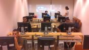 10 participantes del curso de operario de almacén realizan con éxito el simulador emplea+ en A Coruña