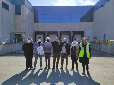 El alumnado del programa Aprender Trabajando de FSG Vigo realiza una visita a a los almacenes del grupo Starnaliza