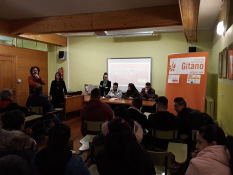 La Fundacin Secretariado Gitano en Len conciencia a los estudiantes y a las familias sobre la importancia de estudiar