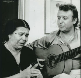 La Perrata con su hijo El Lebrijano (Lebrija, 1983)