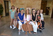Foto de familia tras la visita a la exposicin