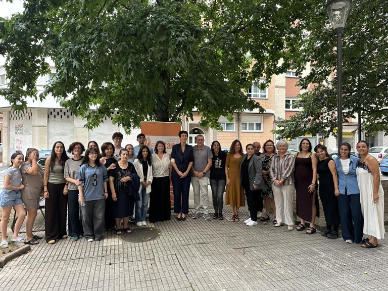 La ministra Elma Saiz visita nuestra sede de Gij�n