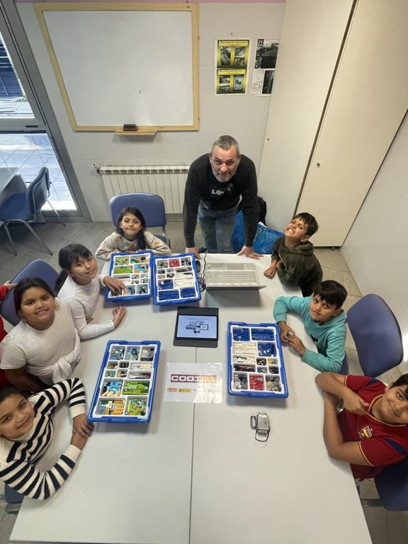 Una nueva perspectiva digital: Robtica para la infancia y la adolescencia en FSG Pontevedra