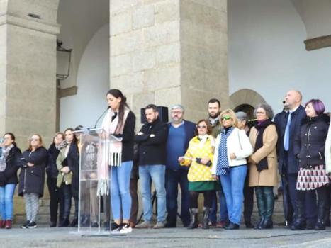 FSG Cceres reivindica el 25N. CONTRA LA VIOLENCIA MACHISTA, EDUCACIN FEMINISTA! 