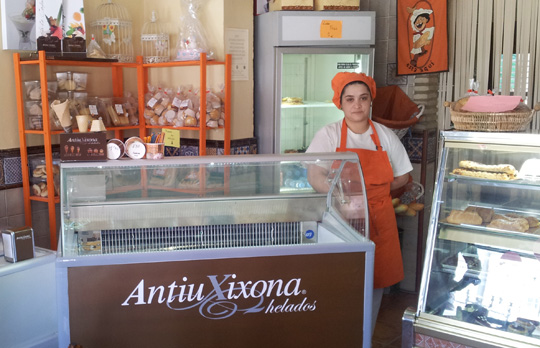 Maxi Ini, panadera-pastelera en Calamonte, Iniestra Navarro se lanza a esta aventura empresarial a 4 kilmetros de Mrida, despus de haber participado en un curso Acceder de repostera moderna