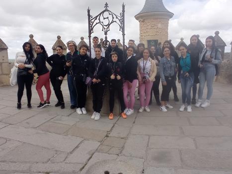 Los participantes de los programas Promociona Villaverde y Promociona + Madrid visitan la ciudad de Segovia
