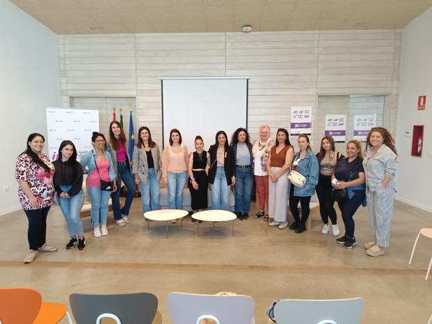 FSG Badajoz organiza una visita a la Casa de la Mujer con el grupo de mujeres Calí