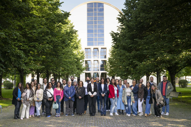 Treinta estudiantes gitanos y gitanas participan en el II Encuentro Presencial del Diploma de Extensin Universitaria en Intervencin Social con la Comunidad Gitana. Curso 2024-2025