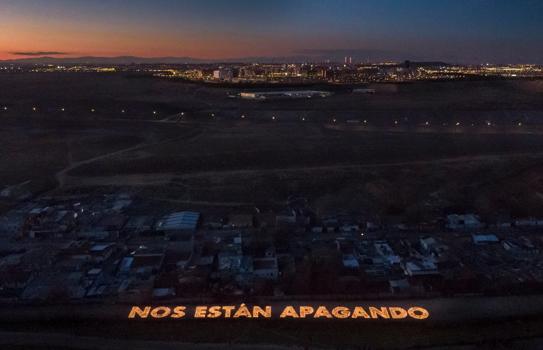 In response to the crisis caused by the power cuts in Caada Real (Madrid) and in support of the #NadieSinLuz Manifesto