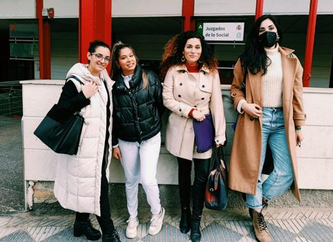 A company acknowledges in court a null dismissal due to discrimination against a young Roma woman