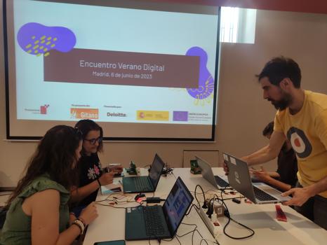 The “Digital Summer” begins in the FSG to promote digital skills among young Roma