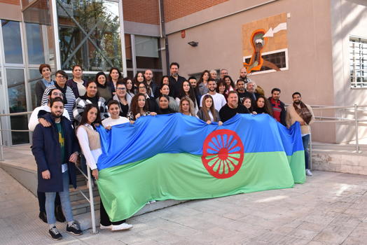 30 estudiantes gitanos y gitanas participan en el I Encuentro Presencial del Ttulo Propio “Diploma de Especializacin en Intervencin Social con la Comunidad Gitana”. Curso 2023-24”