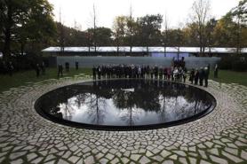 Monumento en Berln en memoria de las vctimas gitanas del Holocausto