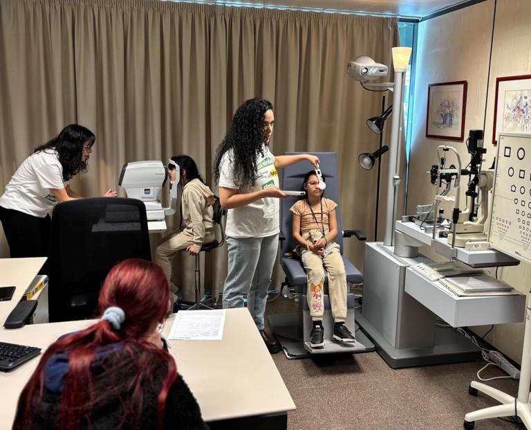 Cada Mirada Merece un Futuro Claro