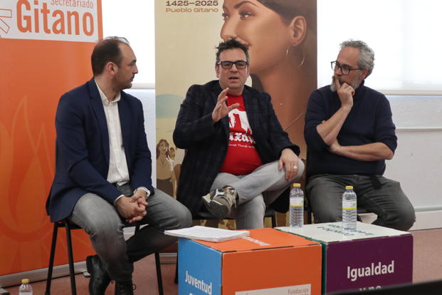Ral Quinto visita la sede de la Fundacin Secretariado Gitano con su Martinete del Rey Sombra