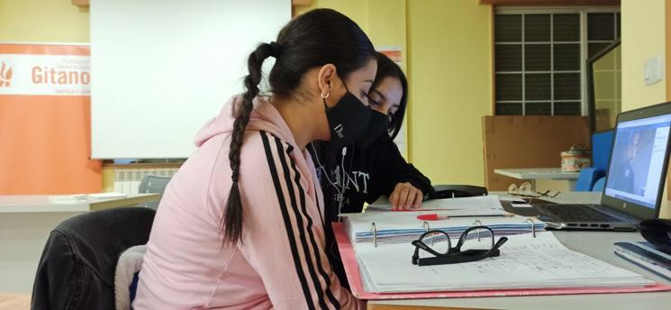 24 Roma students from the Promociona+ programme take the EBAU [university entrance exams]