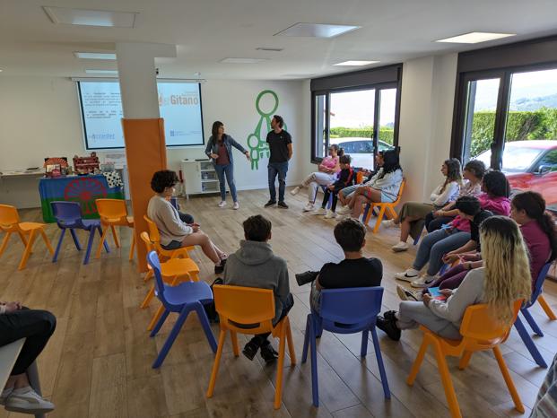 Hablando sobre cultura gitana en Vigo