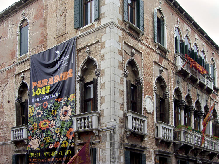 Foto del palazzo donde se encontraba el primer pabelln roman.